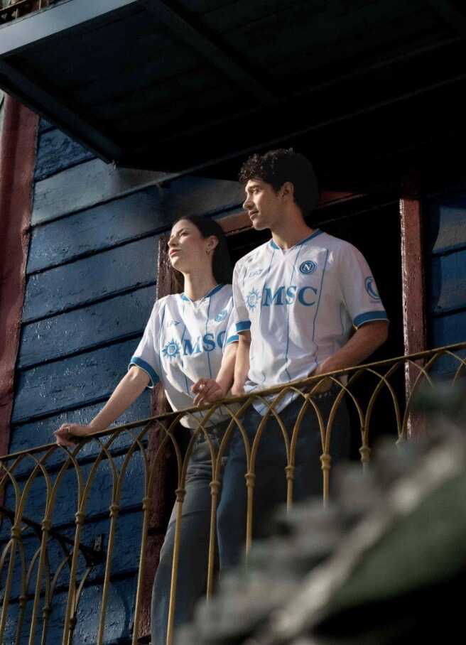 È il Napoli ma sembra l'Argentina, il club presenta la seconda maglia "Nápoles"