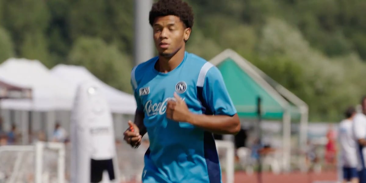 Napoli, Neres torna a correre a Dimaro