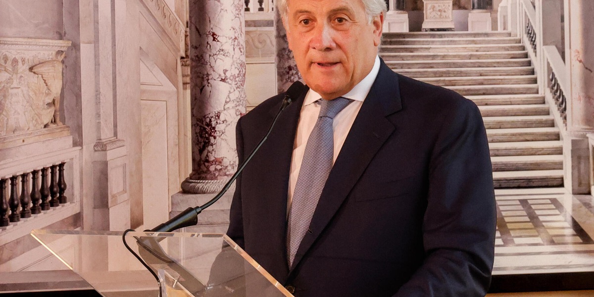 Tajani, guerriglia inaccettabile, sinistra connivente da Bologna ai no Tav
