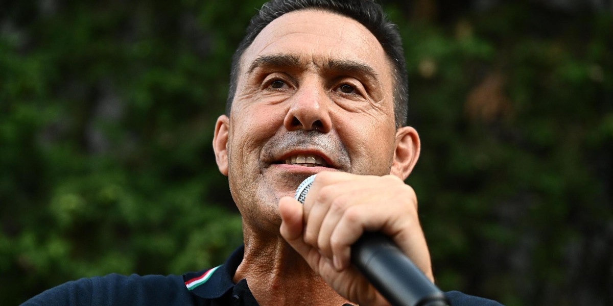 Vannacci, 'sponsor russi? La politica non si schieri contro Pirlo ct'