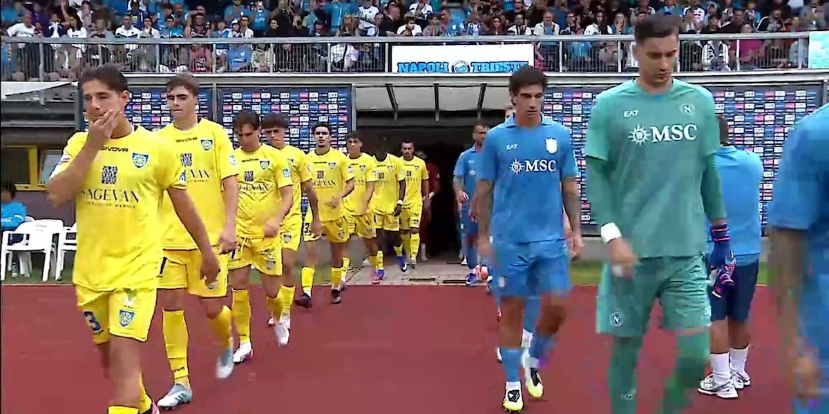 Napoli-Carrarese 2-0, gli highlights del match