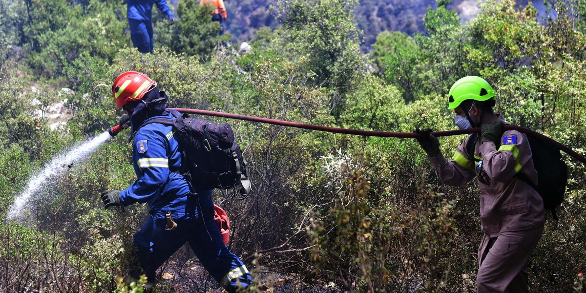 Grecia, evacuazioni precauzionali per un incendio sull'isola di Paros