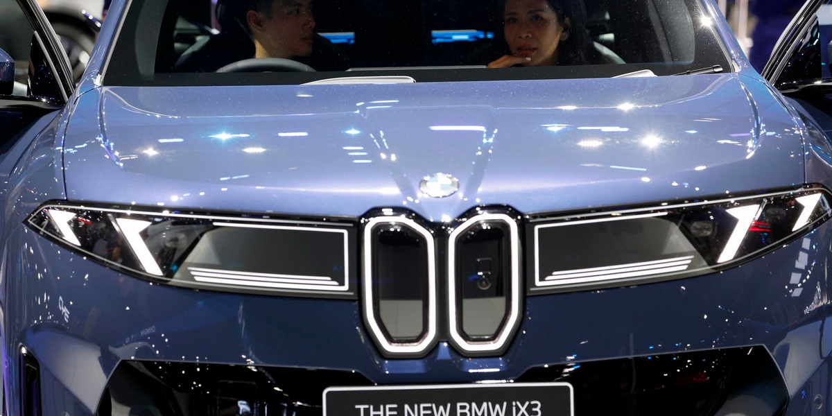 Gli utili della Bmw crollano di oltre un terzo a 1,2 miliardi