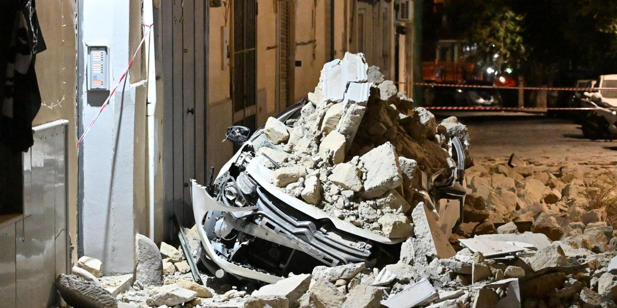 Terremoto Campi Flegrei, Protezione civile '21 feriti, due in codice rosso'