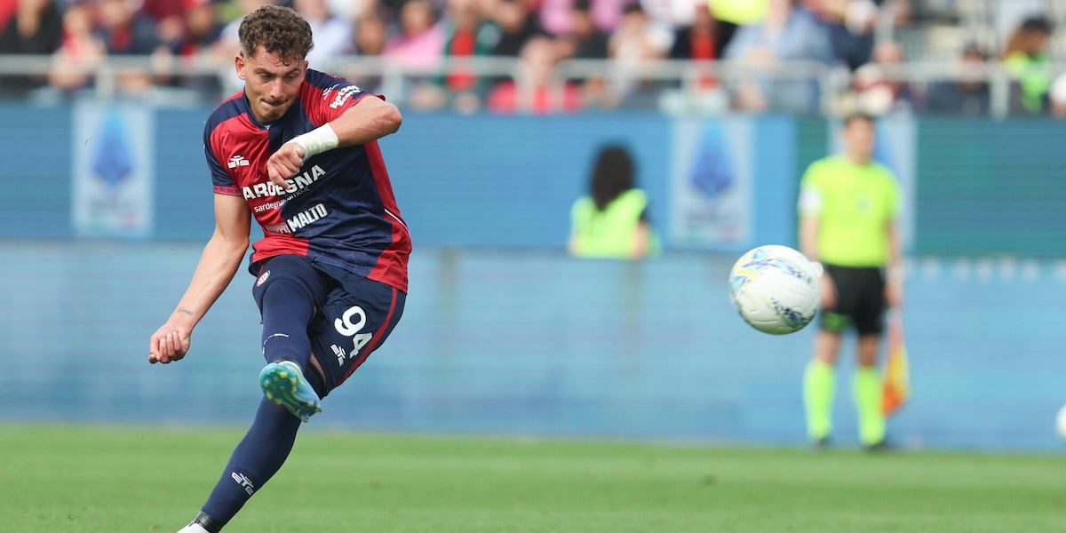 Esposito lascia il ritiro del Cagliari, l'ira del club