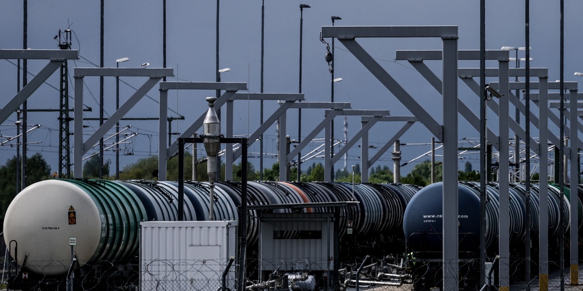 Il petrolio cede il 4% con l'annuncio di Trump sulla ripresa dei negoziati con l'Iran