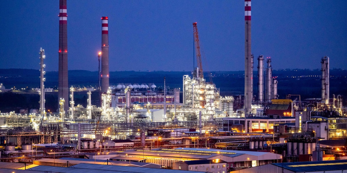 Prezzo del petrolio in netto calo, Wti sotto gli 80 dollari