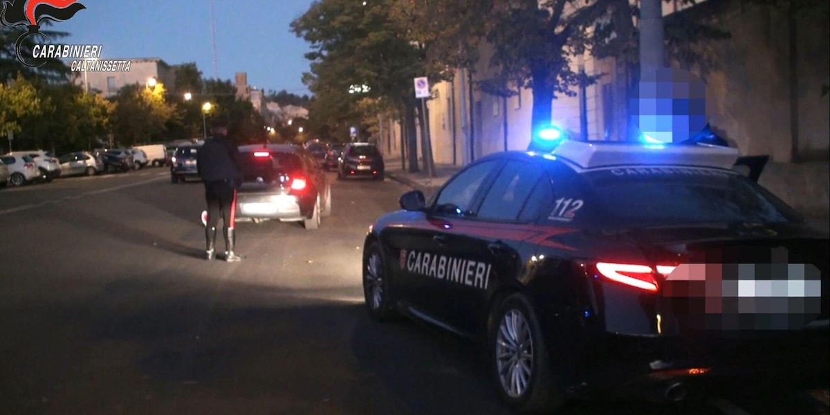 Uomo e donna feriti a Riesi, sospetti sul compagno della 40enne