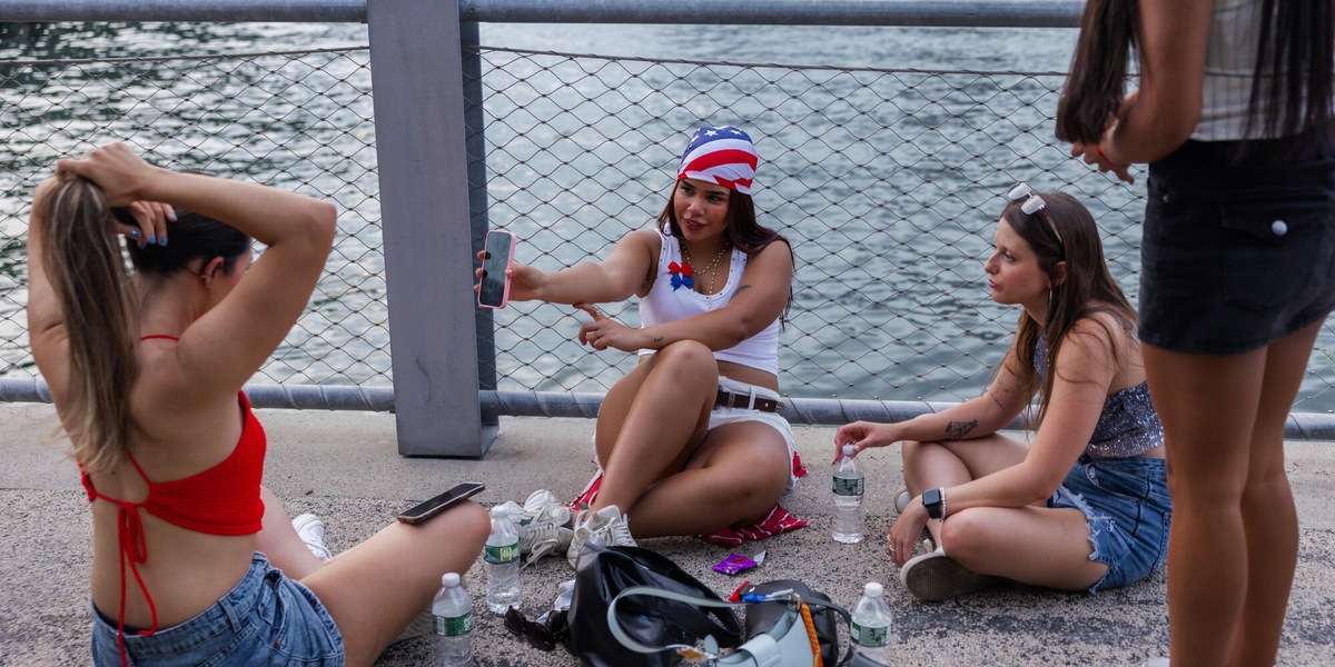 'La Gen Z non esce piu' a Ny, troppo cara per il primo appuntamento'