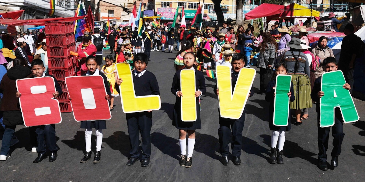 Bolivia, il presidente conservatore difende il suo governo 'impopolare'