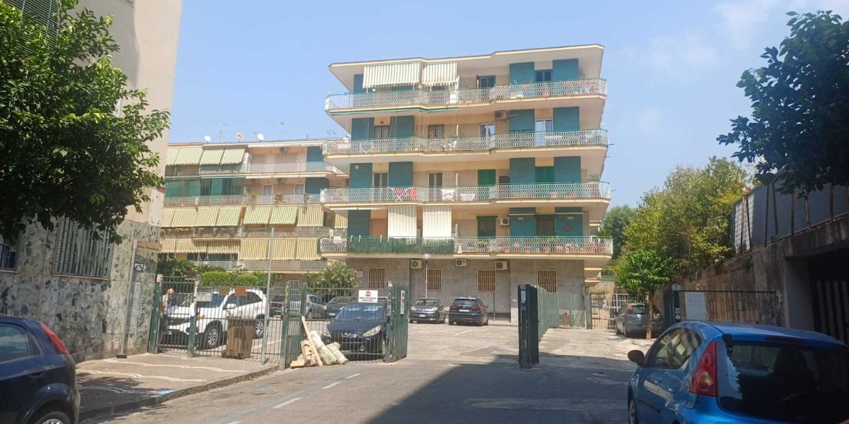 Due cadaveri trovati in casa nel Napoletano, sarebbero nonna e nipote