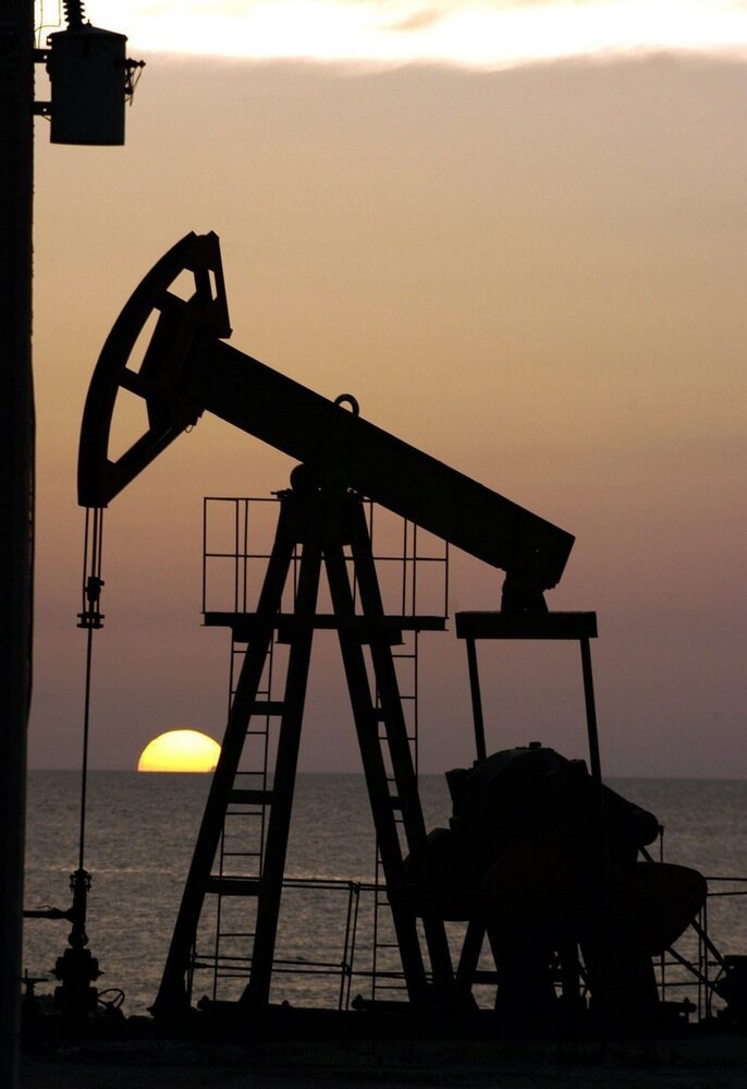 Il prezzo del petrolio è in rialzo, Brent a 83,92 dollari (+0,44%)