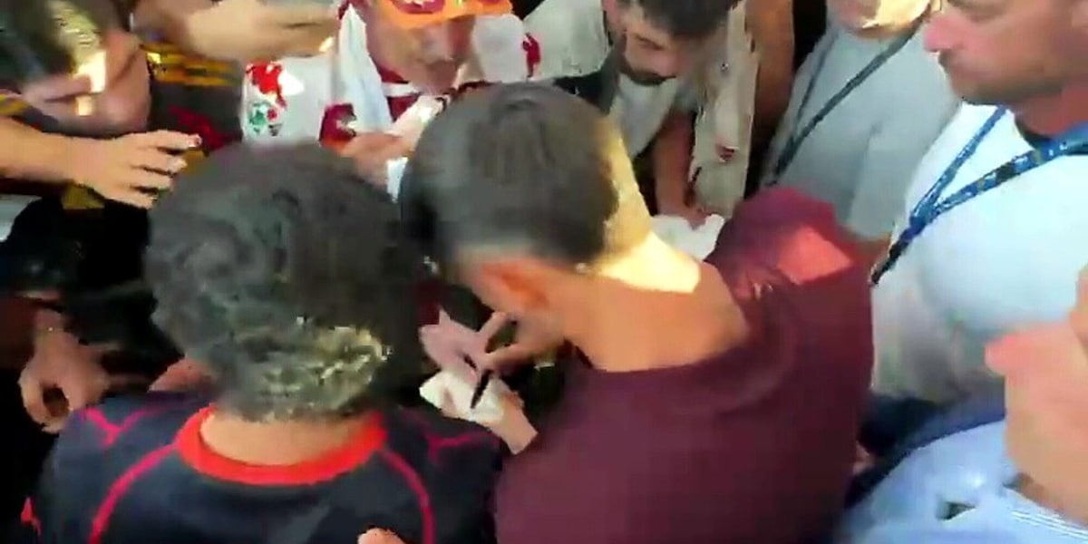 Molina urla "Forza Roma" e fa impazzire i tifosi giallorossi in aeroporto