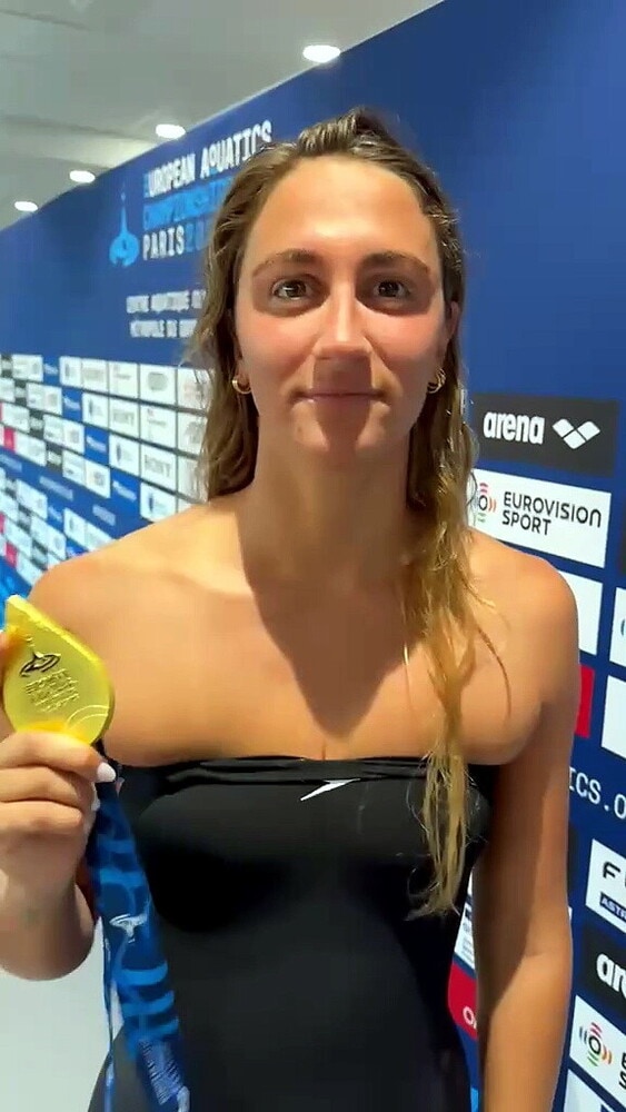 Simona Quadarella con l'oro europeo al collo: "Daje Roma!