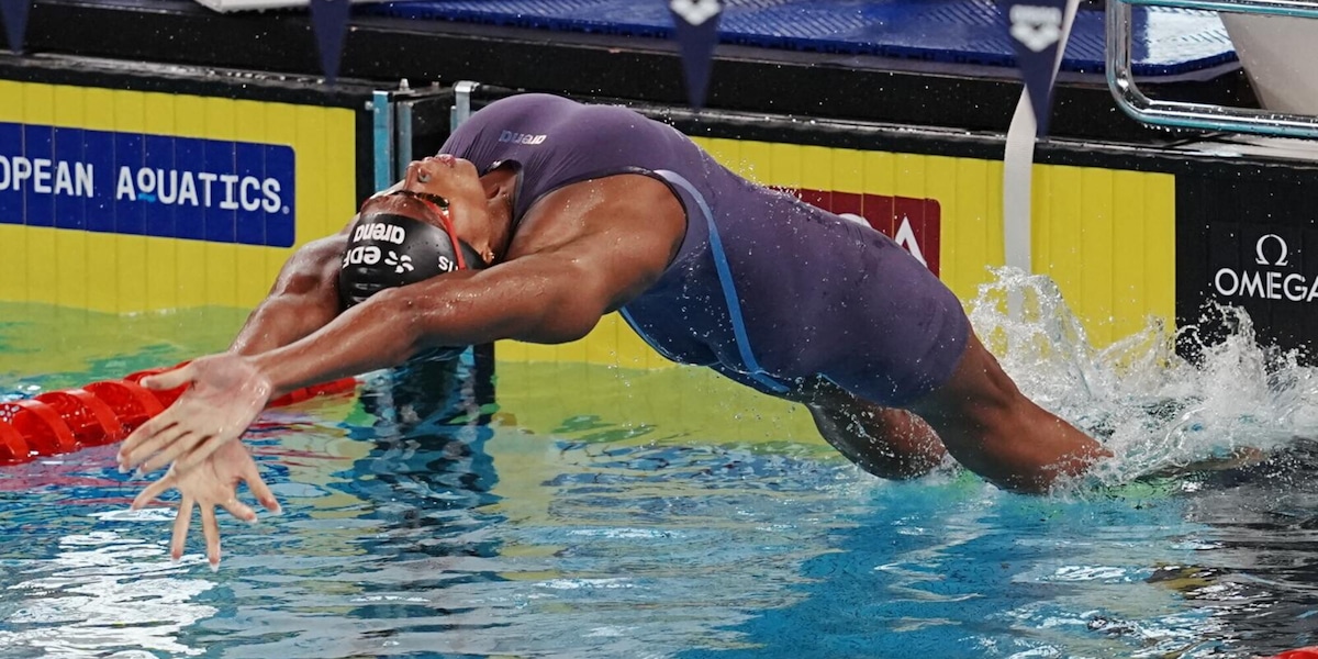 LIVE Europei nuoto: record del mondo di Curtis nei 50 dorso! Ceccon bronzo nei 200 dorso, Pilato a medaglia nei 100 rana