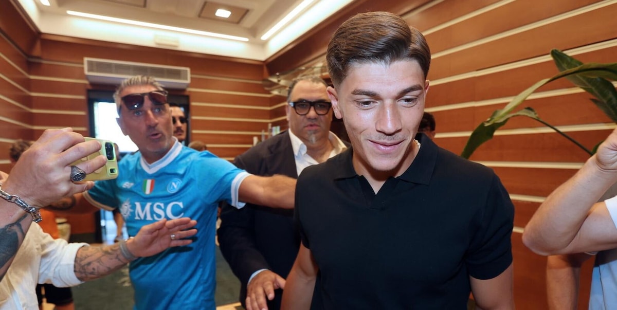 Napoli, ufficiale l'acquisto di Favasuli: il comunicato e il saluto di De Laurentiis
