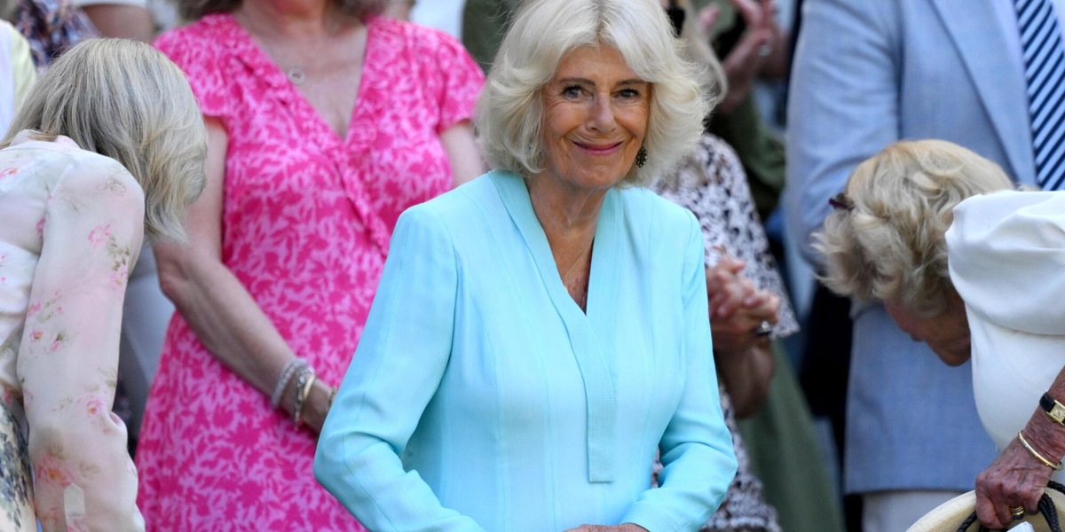 La regina Camilla rivela, 'è stato difficile tenere segreto il cancro di Carlo'