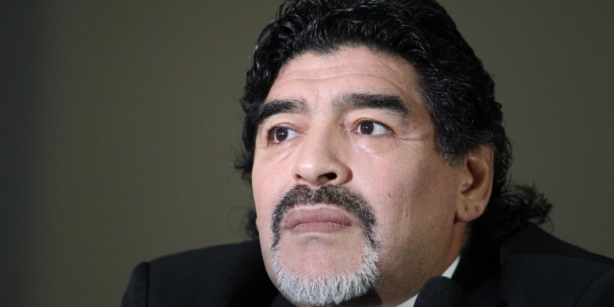 Morte Maradona, nuovo caos al processo: la cartella clinica sarebbe del padre. E l'amico Punzo finisce in ospedale
