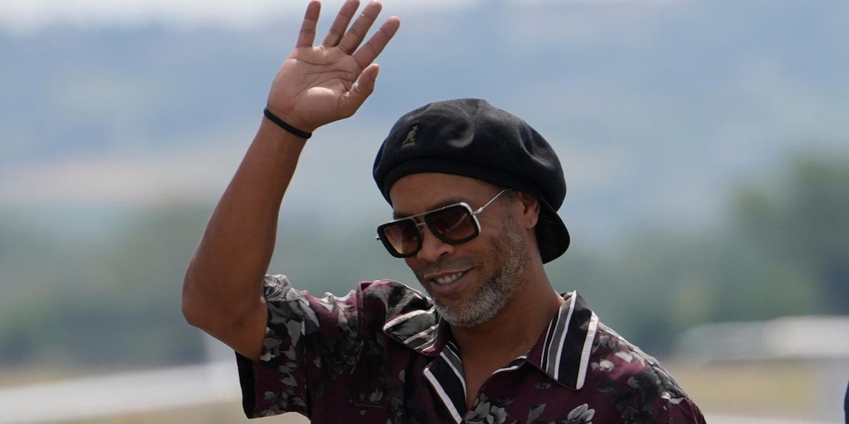 Ronaldinho è arrivato a Ravenna: "Sono venuto qui per entusiasmare, mi hanno convinto..."