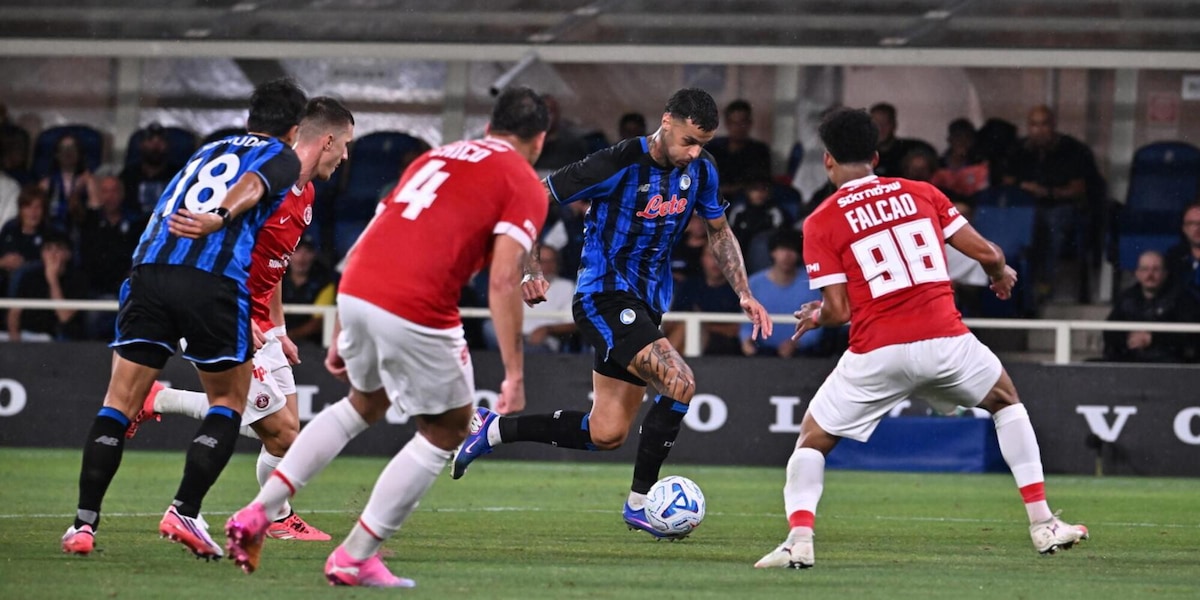 LIVE Atalanta-Hapoel: tiro da fuori di Raspadori, palla a lato