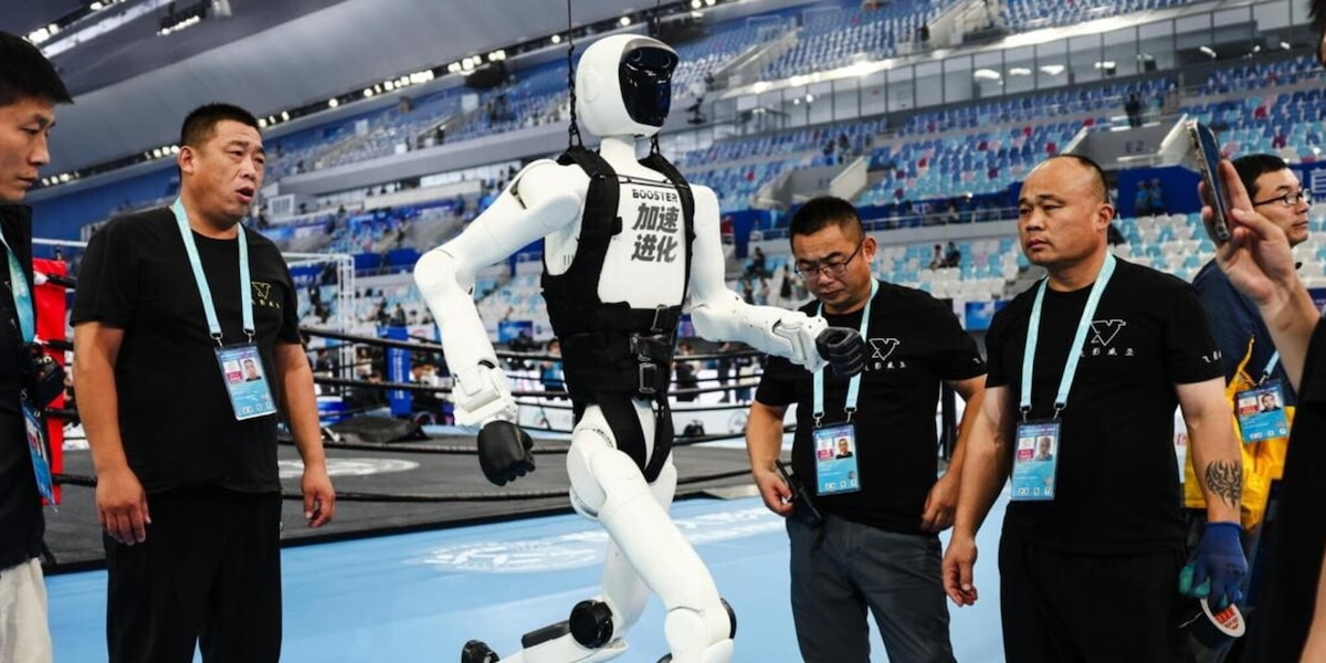 Clamoroso, un robot cinese ha battuto il record di Bolt sui 100 metri