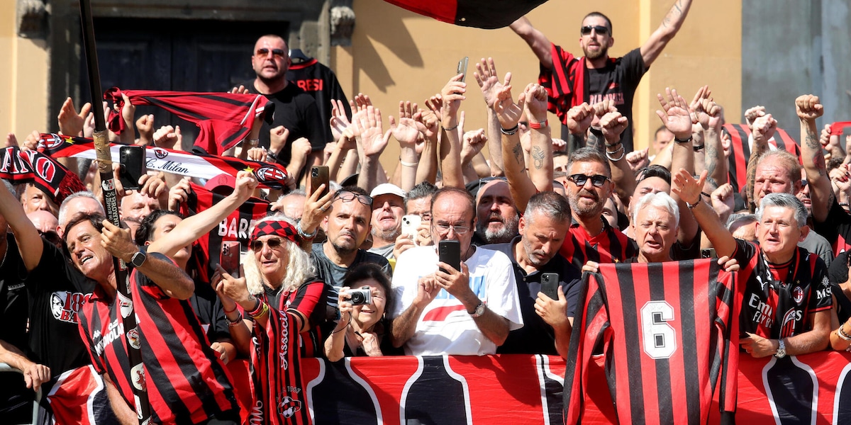 Serie A: i tifosi del Milan ricordano Baresi al minuto 6