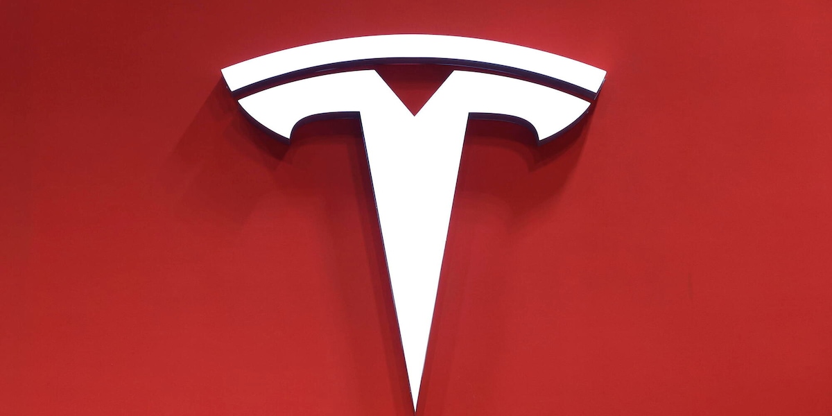 Quasi 3 milioni di Tesla richiamate in Cina per le maniglie di emergenza