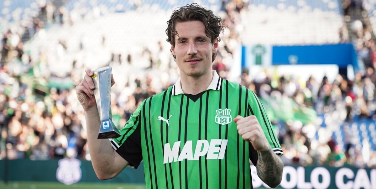 Lazio, c'è lo sprint per Pinamonti: per l'accordo finale con il Sassuolo spunta anche Lazzari