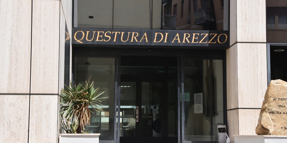 Estremismo online e radicalizzazione, cinque minori denunciati ad Arezzo