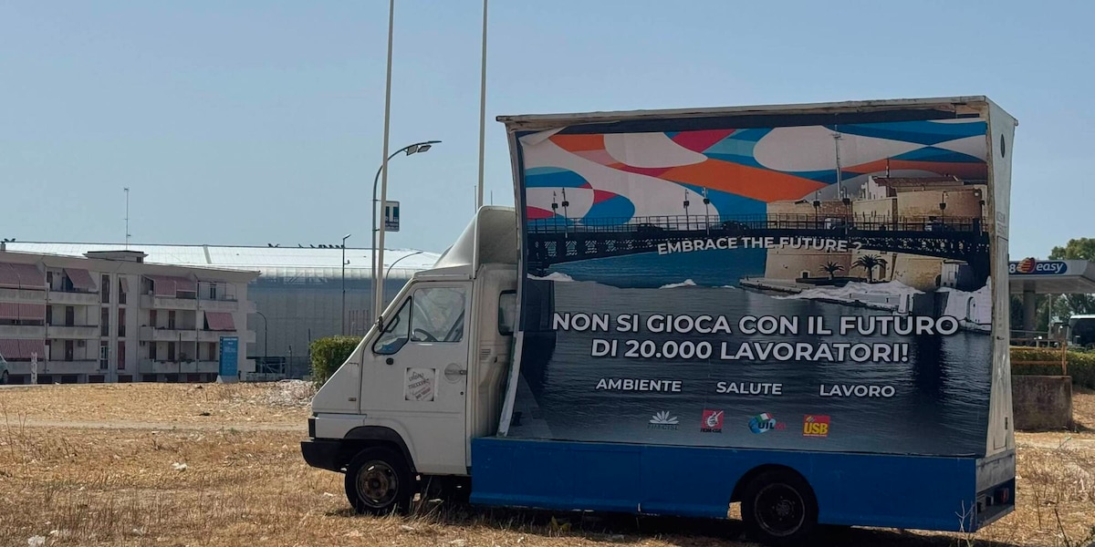 Sindacati, 'non si gioca con il futuro di 20mila lavoratori ex Ilva'