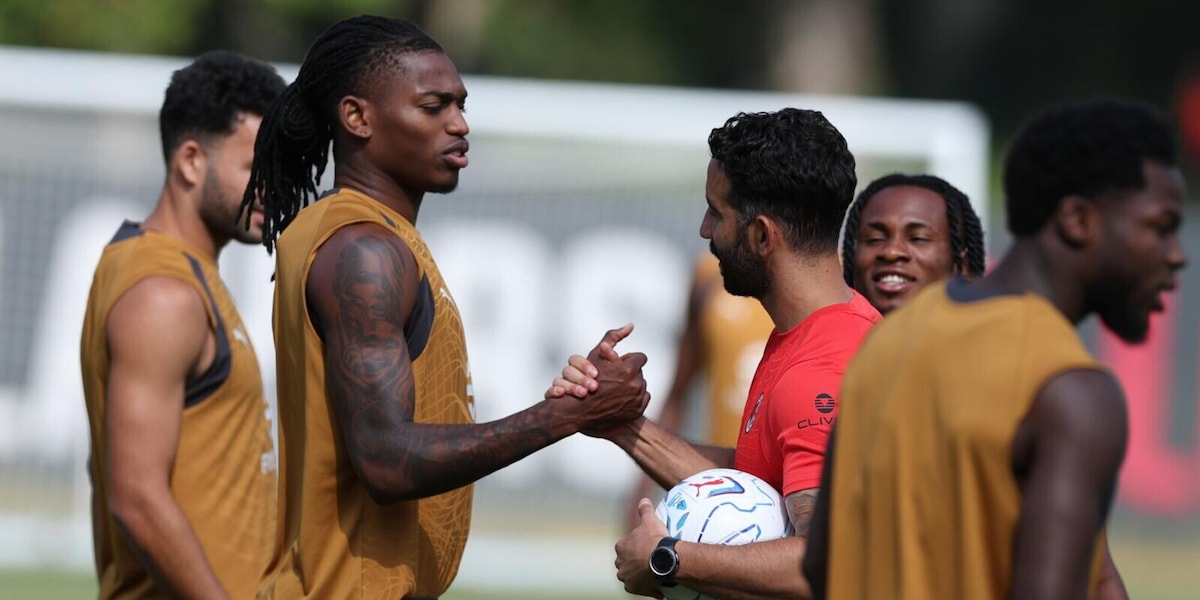 LIVE Calciomercato: Leao è tornato ad allenarsi in gruppo, ma resta sul mercato