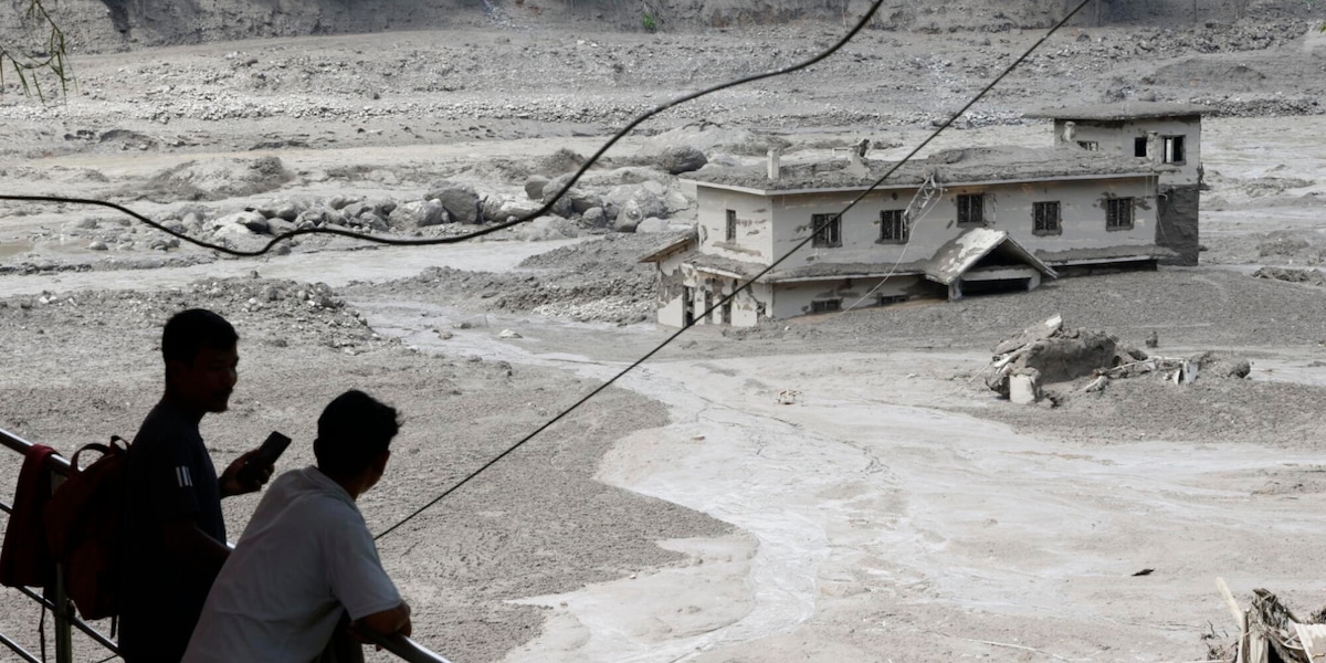 Polizia Nepal, 'recuperati 157 corpi dalle zone colpite dall'alluvione'