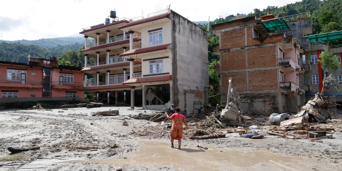 Pechino, evacuati 555 turisti rimasti bloccati dopo la frana in Tibet