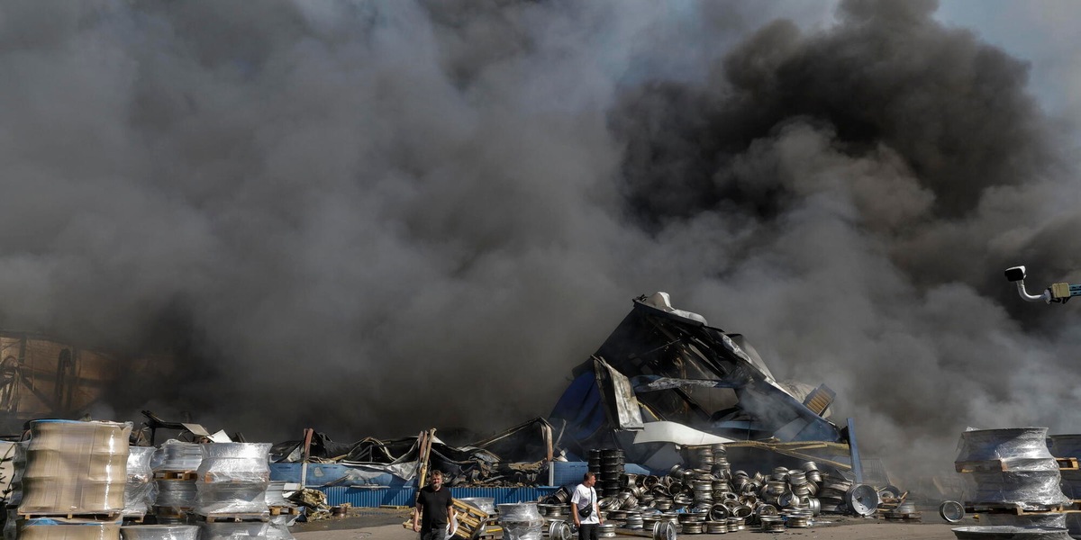 Governatore, salgono a 37 i morti nel raid russo su un deposito vicino a Kiev