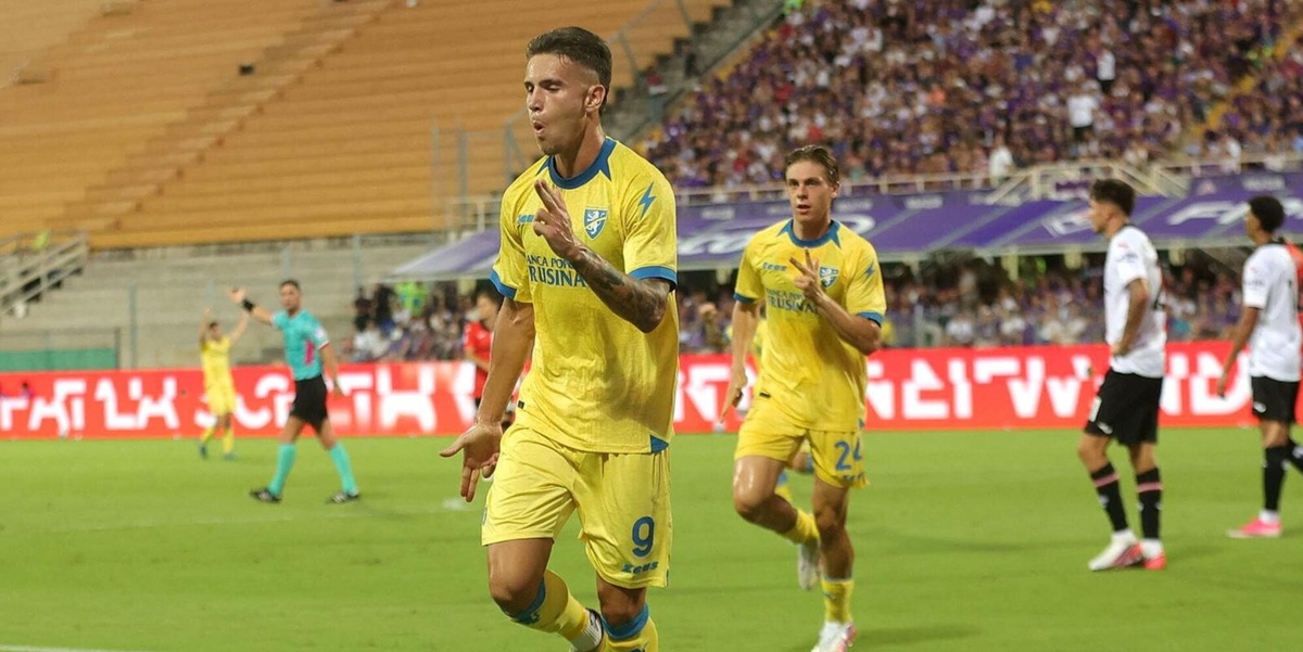 Incubo Fiorentina, un altro crollo: è festa Frosinone con Raimondo e Bracaglia