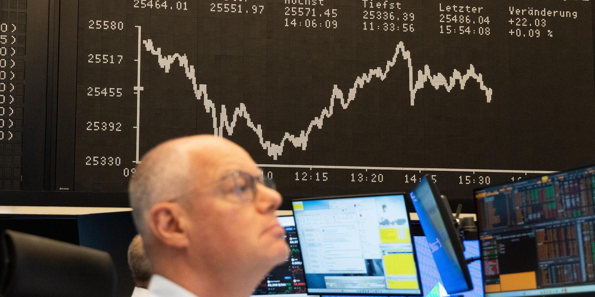 Borsa: Europa cauta in attesa dei dati Usa, Milano -0,3%