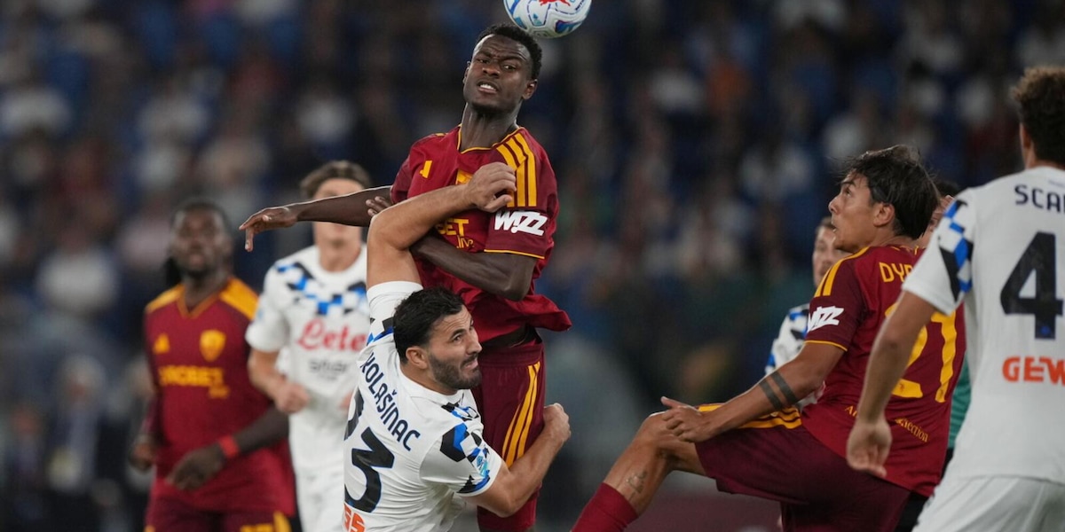 Questa Roma non finisce mai: Hermoso-Soulé, sorpasso sull'Atalanta nel recupero. Gasperini a punteggio pieno in classifica!