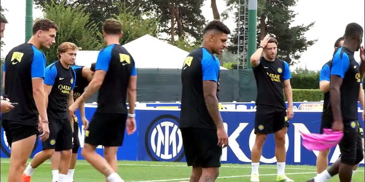 La battuta di Chivu: "Niente mano, come Lobotka"