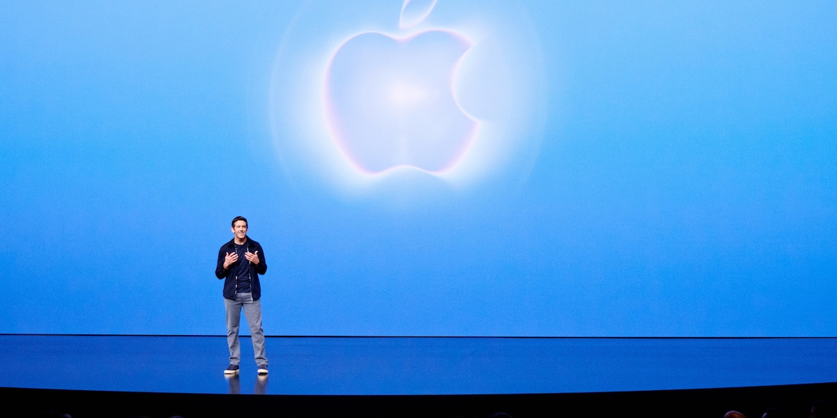 Apple svela il suo primo smartphone pieghevole, l'iPhone Duo