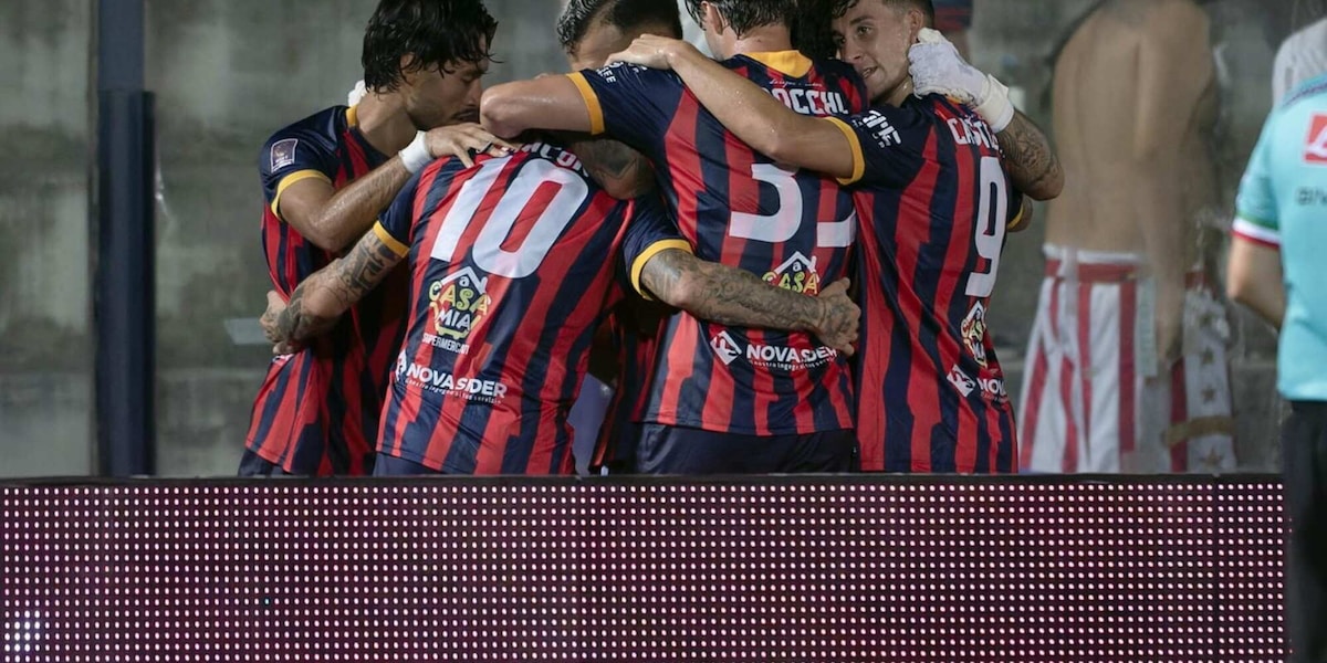 Casertana show contro l'Inter U23. Pareggia il Cosenza, primo punto anche per il Crotone
