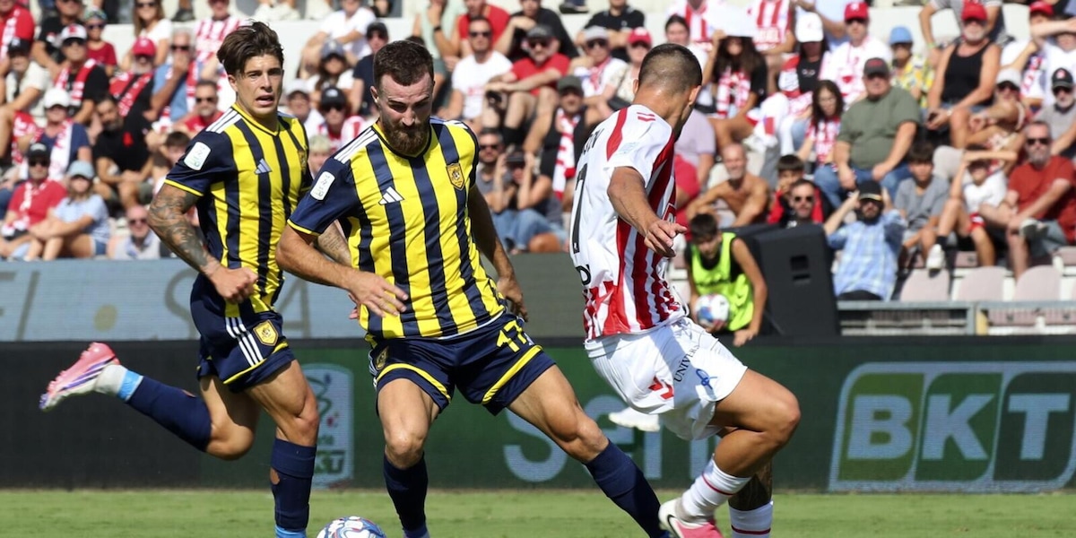 Juve Stabia, che cuore a Vicenza! Iemmello regala la prima vittoria al Catanzaro. L'Ascoli scivola a Padova