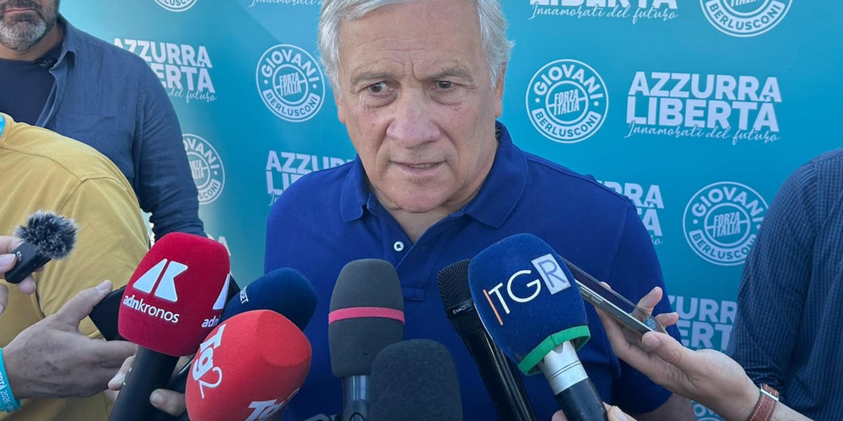 Tajani, 'vinceremo le elezioni, altro che campo stretto o largo'