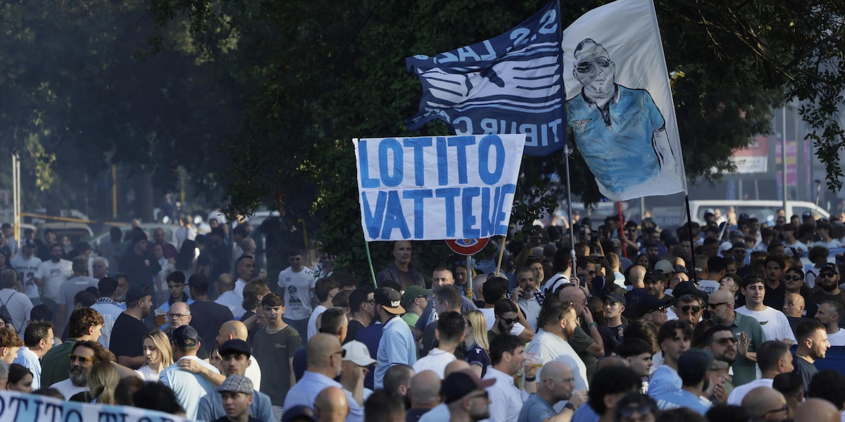 Piano anti Lotito, tifosi laziali proseguono la protesta contro la società