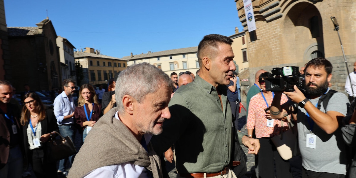 A Orvieto picchetto antifascista contro Vannacci, 'le sue idee una ferita all'Italia'