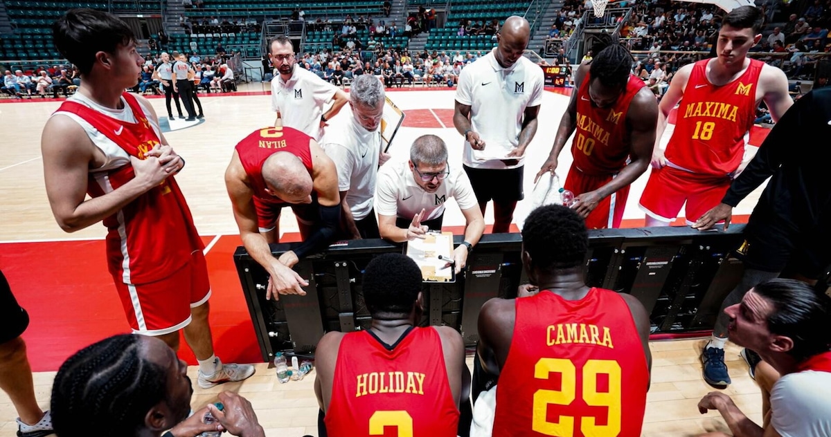 La Maxima Roma stecca l'esordio: Napoli si impone 95-74 al PalaEur