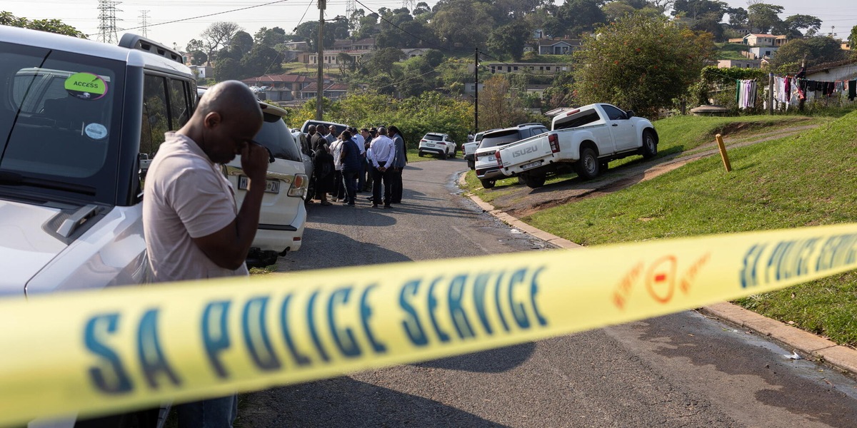 Sparatoria in Sudafrica in un locale vicino Città del Capo, 10 morti e 11 feriti