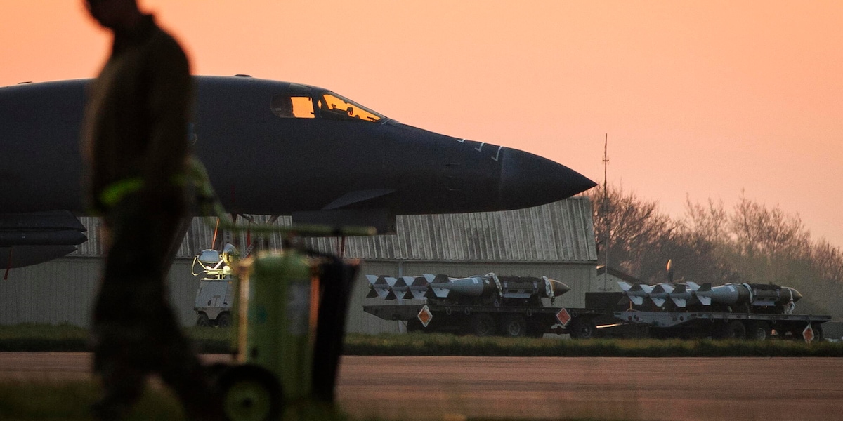 Allarme a base Raf, i 5 arrestati accusati formalmente di terrorismo