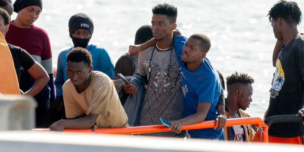 Quasi 560 migranti su tre barconi soccorsi dall'alba alle Canarie