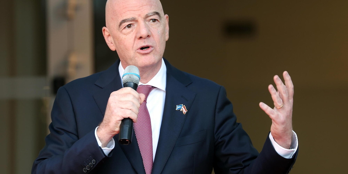 Calcio: Infantino apre alla distribuzione di più fondi ai membri Fifa