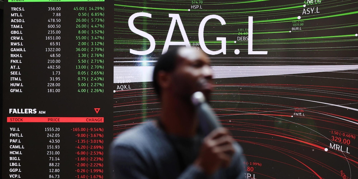 Borsa: Europa bene nel finale, dati Usa allontanano rialzo Fed, Milano +0,4%